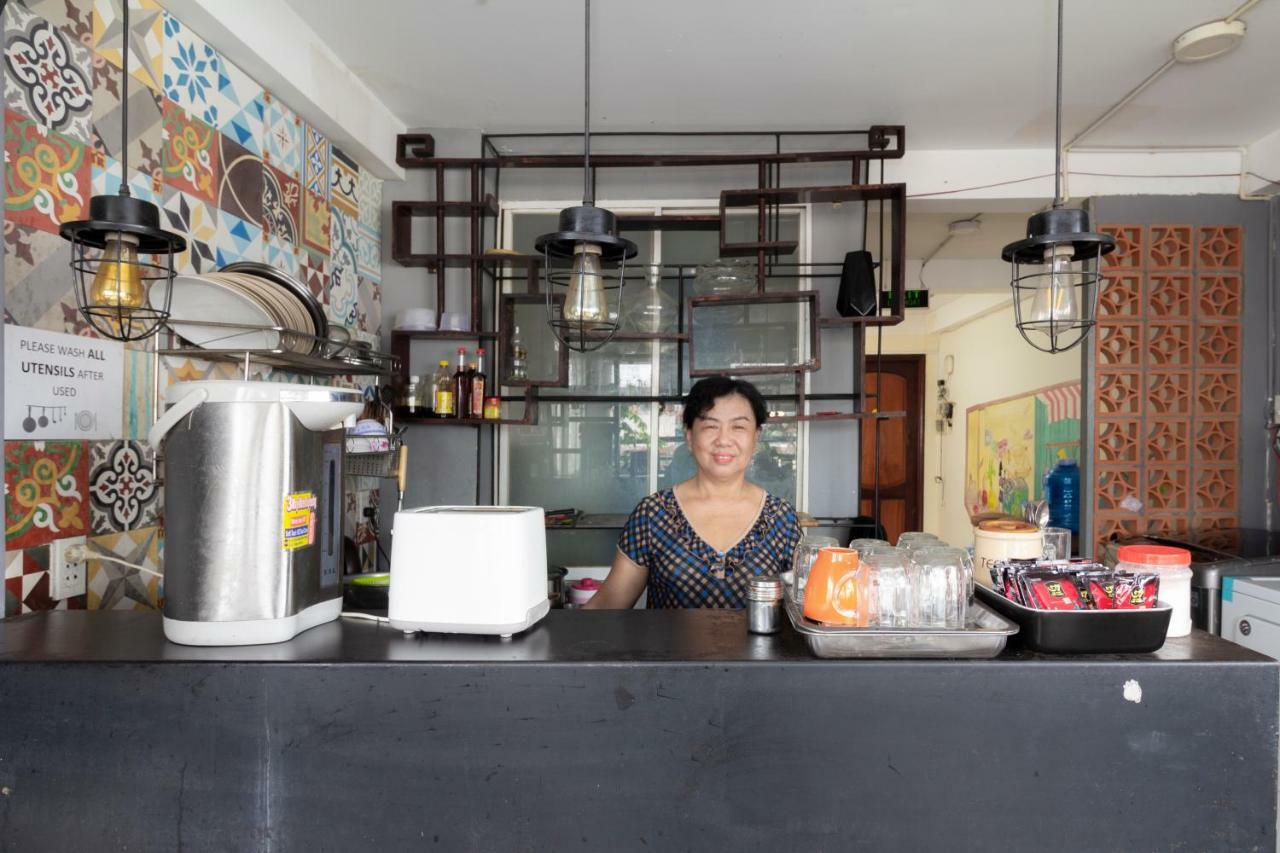 The Art - Vitamin Smiles Hostel Ho-Chi-Minh-Stadt Exterior foto